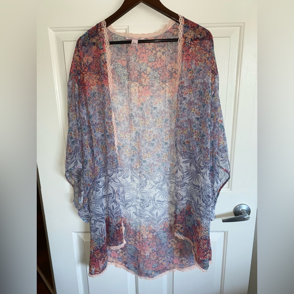 Victoria’s Secret Floral Lace Trimmed Robe